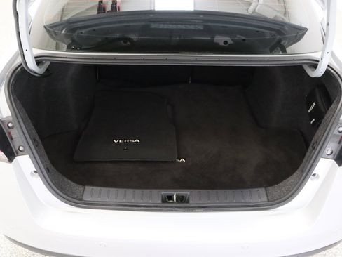 Used 2025 Nissan Versa SV w/ Trunk Package image 30