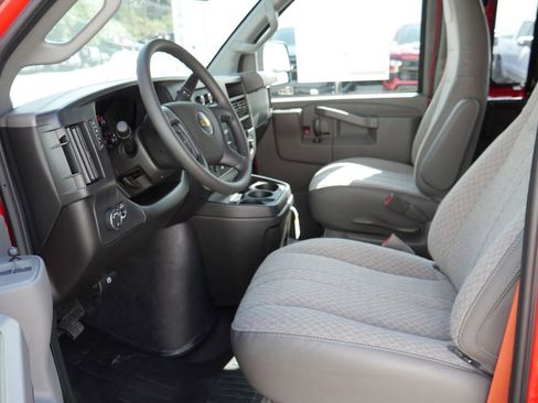 New 2026 Chevrolet Express 3500 RWD image 7