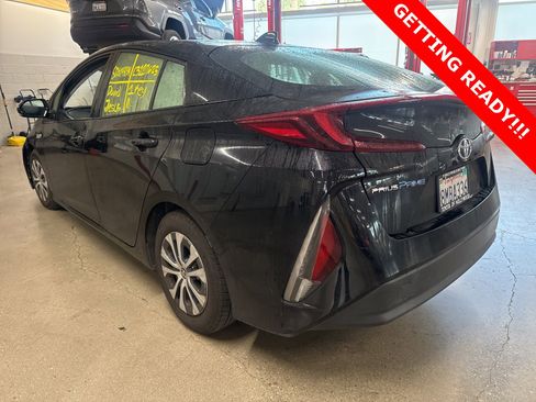 Used 2020 Toyota Prius Prime XLE image 3