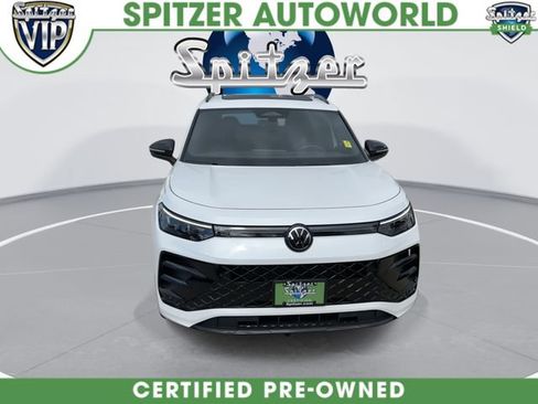 Used 2025 Volkswagen Tiguan SE R-Line AWD/4WD image 3