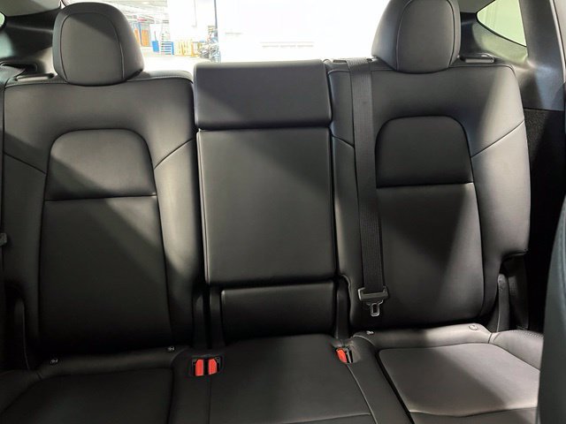 Used 2024 Tesla Model Y Long Range RWD image 12