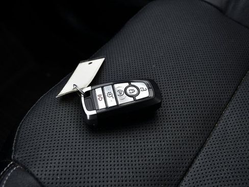 Used 2020 Ford Escape Titanium AWD/4WD image 18