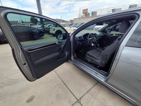 Used 2012 Volkswagen Golf 2-Door FWD image 14