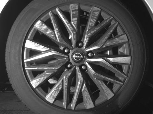 Used 2025 Nissan Altima 2.5 SV FWD image 13