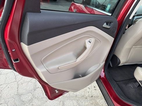 Used 2019 Ford Escape Titanium image 25