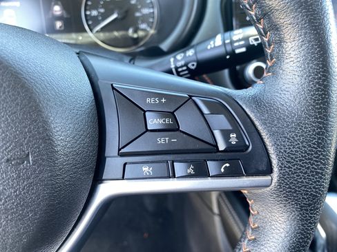 Used 2023 Nissan Kicks SR w/ SR Premium Package FWD image 28