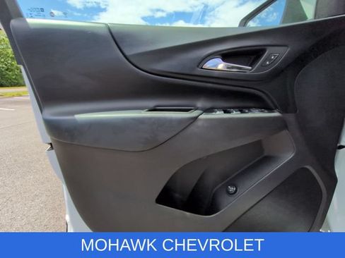Used 2019 Chevrolet Equinox LT w/ Sun & Navigation Package AWD/4WD image 24