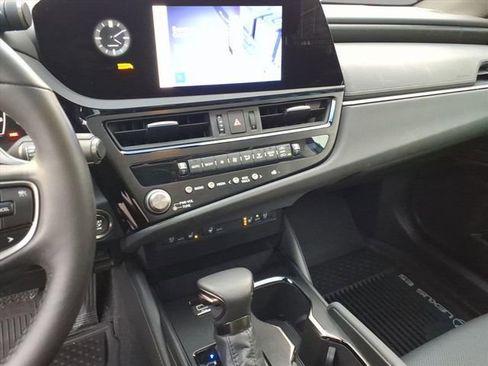 Certified 2024 Lexus ES 350 w/ Premium Package image 21