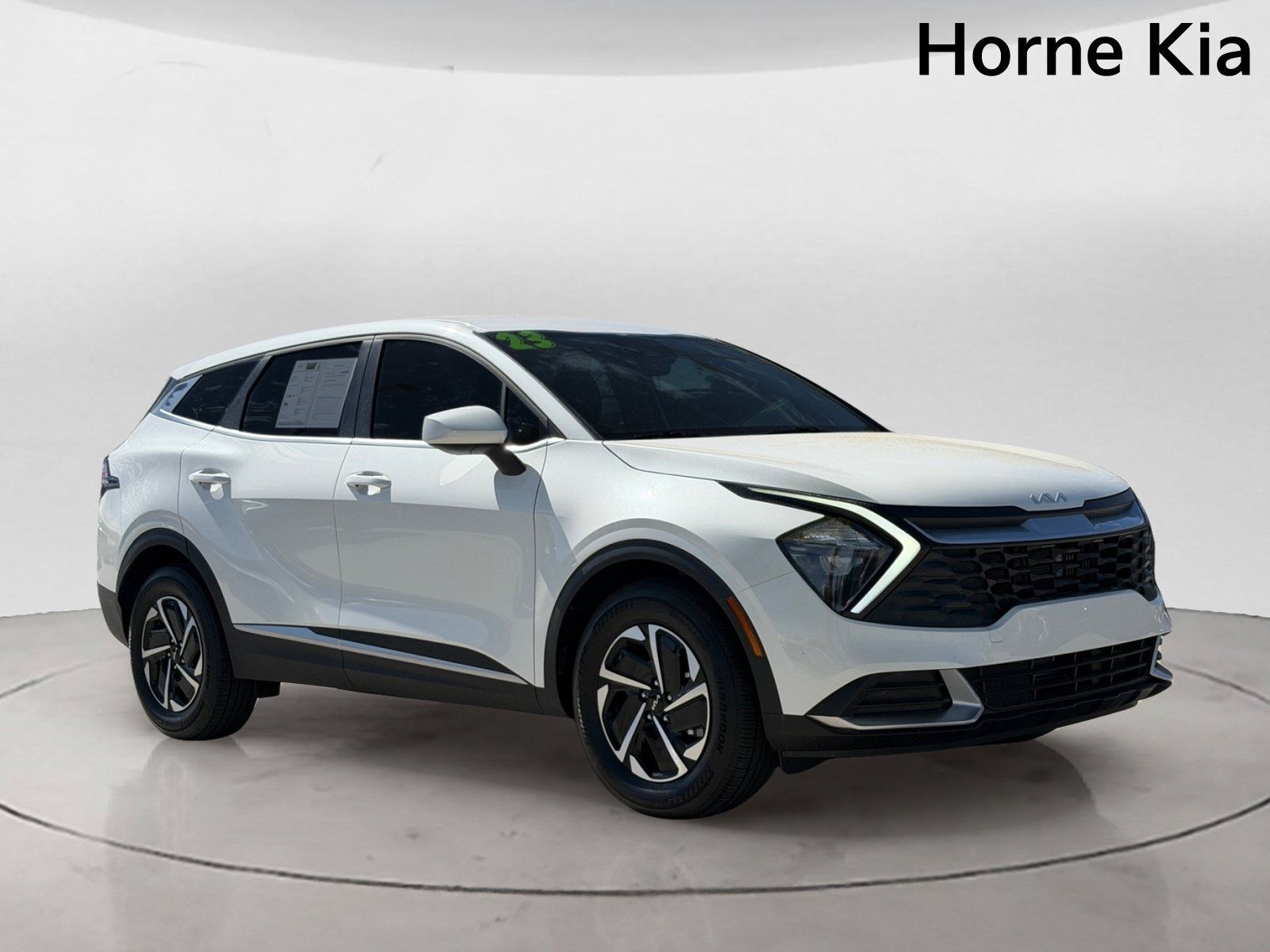 Used 2023 Kia Sportage LX FWD image 2