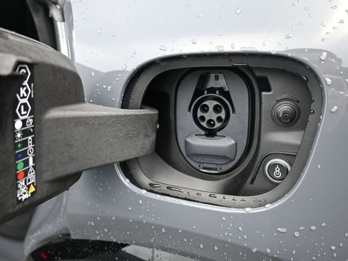 New 2025 Porsche Macan Turbo Electric image 32