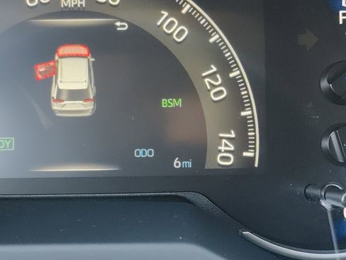 Used 2025 Toyota RAV4 XLE image 18