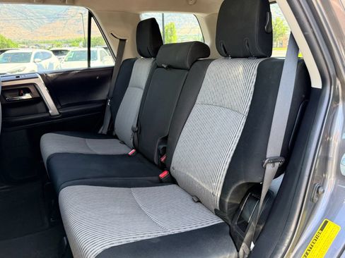 Used 2016 Toyota 4Runner SR5 AWD/4WD image 23
