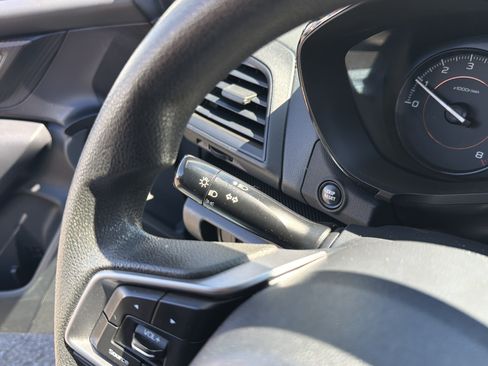 Used 2021 Subaru Crosstrek 2.0i AWD/4WD image 16