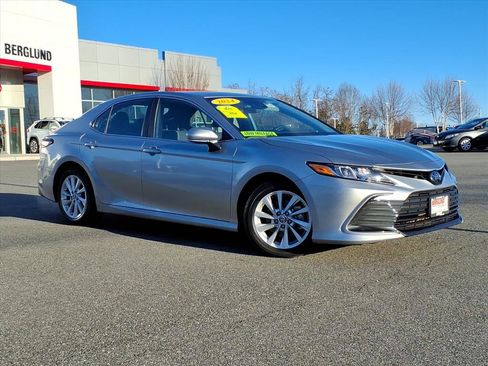 Used 2024 Toyota Camry LE image 2