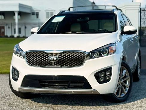 Used 2018 Kia Sorento SX image 2
