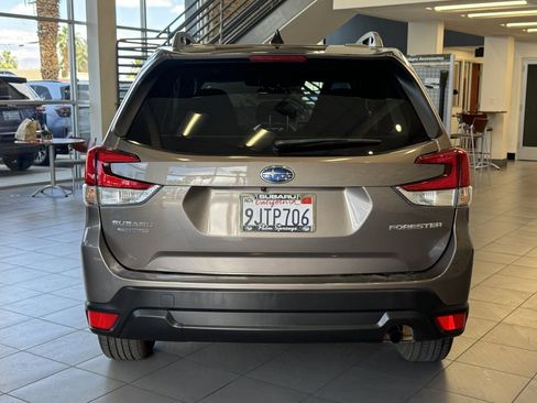 Certified 2024 Subaru Forester Premium AWD/4WD image 4