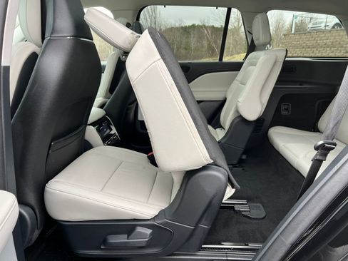 Used 2025 Lincoln Aviator Reserve w/ Equipment Group 201A AWD/4WD image 6