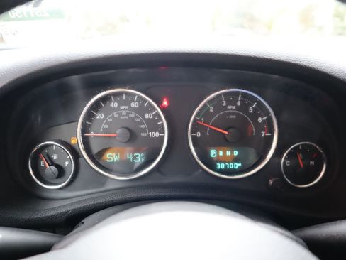 Used 2018 Jeep Wrangler Rubicon w/ Power Convenience Group image 51