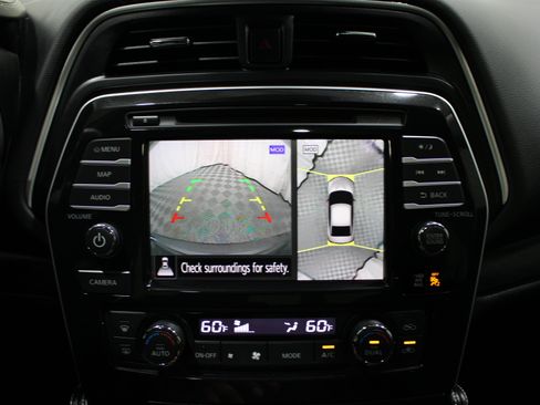 Used 2019 Nissan Maxima Platinum w/ Sport Mat Group FWD image 17
