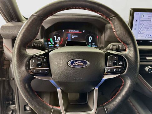 Used 2025 Ford Explorer ST-Line w/ ST-Line Street Pack AWD/4WD image 18