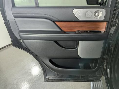 Used 2020 Lincoln Navigator Reserve w/ Equipment Group 208A Reserve AWD/4WD image 15