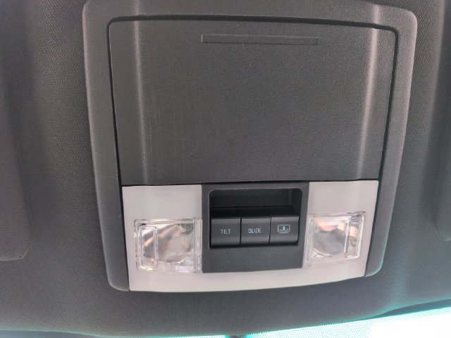 Used 2017 Ford Explorer XLT w/ Equipment Group 202A AWD/4WD image 42