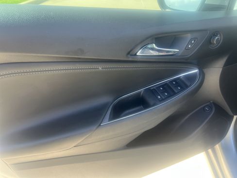 Used 2017 Chevrolet Cruze Premier image 13