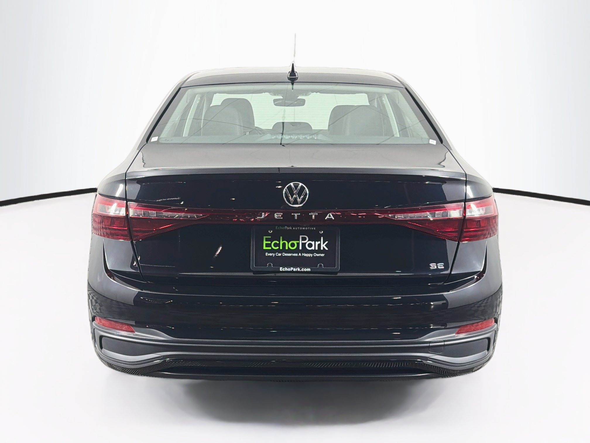 Used 2025 Volkswagen Jetta SE FWD image 7