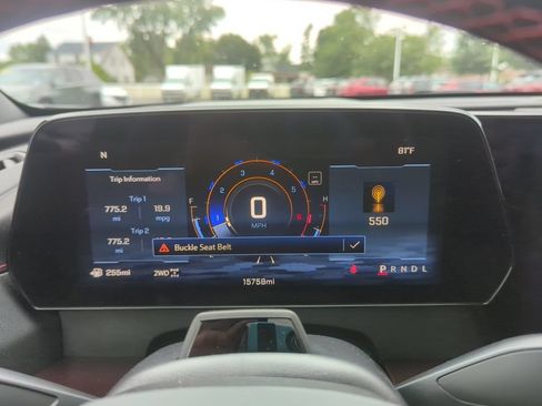 Used 2025 Chevrolet Traverse RS AWD/4WD image 22