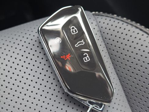 New 2026 Volkswagen Tiguan SE image 28