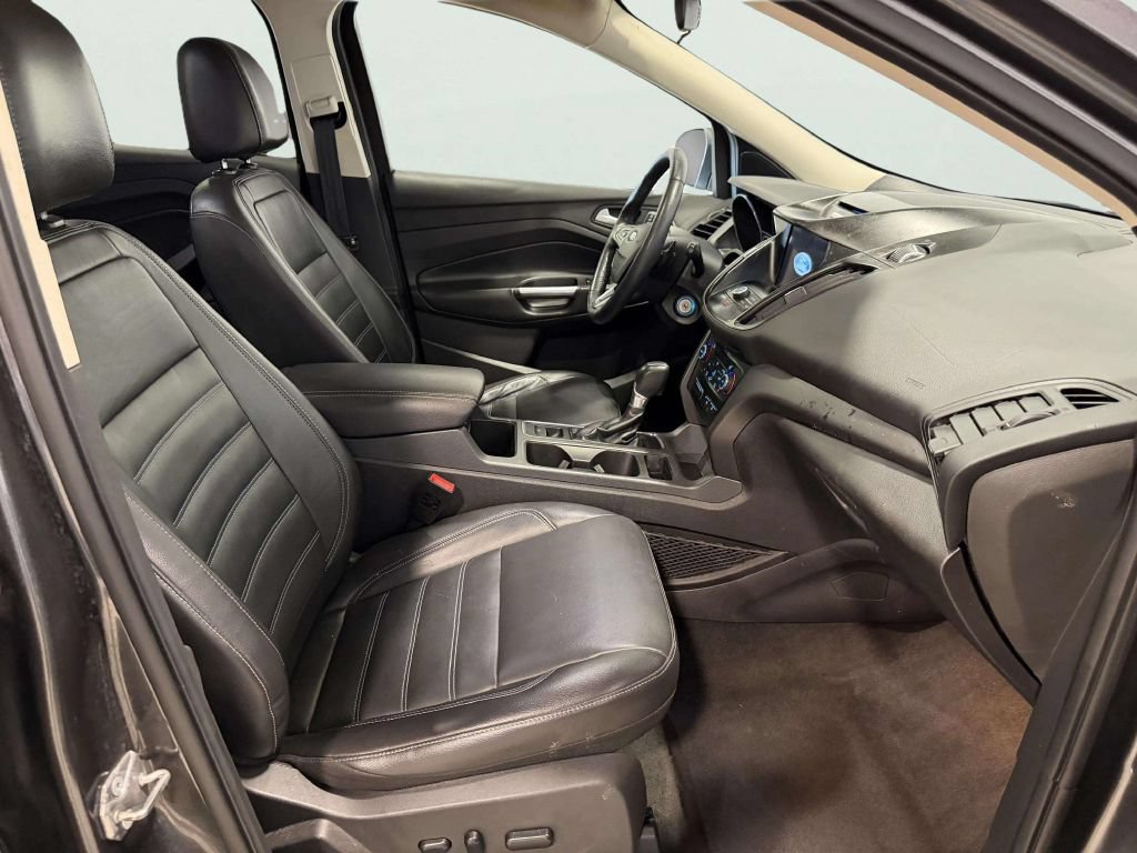 Used 2017 Ford Escape SE w/ SE Leather Comfort Package FWD image 25