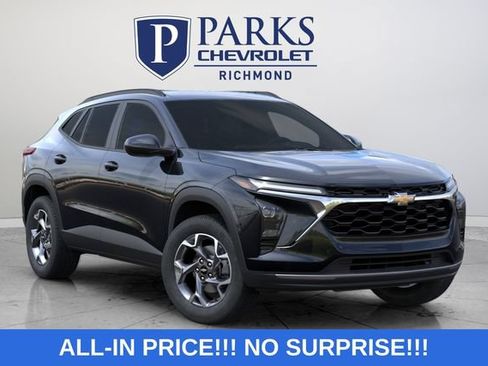 New 2026 Chevrolet Trax LT w/ Driver Confidence Package FWD image 2
