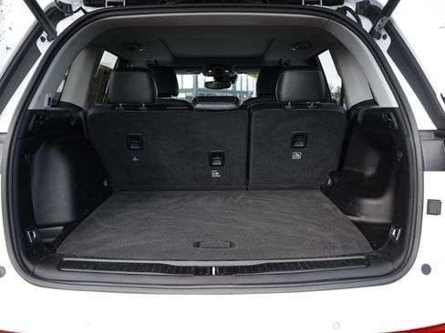 Used 2023 Jeep Grand Cherokee Limited image 32