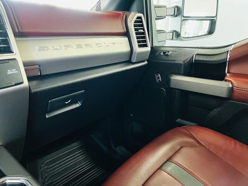 Used 2019 Ford F250 Platinum w/ Platinum Ultimate Package image 20