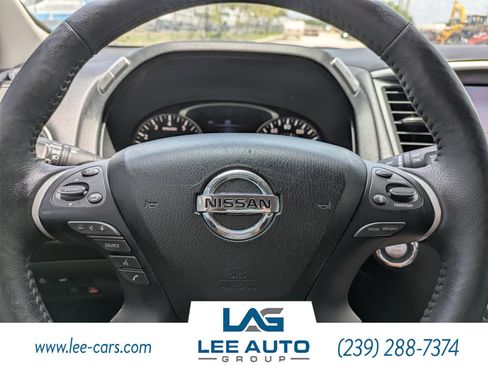 Used 2019 Nissan Pathfinder SL FWD image 25