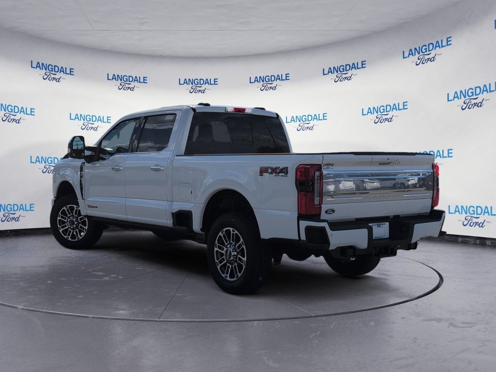 New 2027 Ford F250 Platinum w/ Platinum Plus Package AWD/4WD image 9