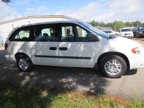 Used 2007 Dodge Grand Caravan SE image 2