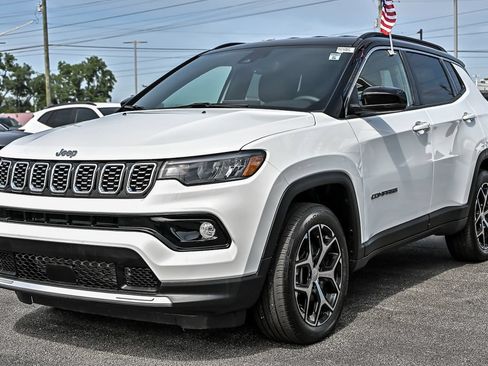 Used 2024 Jeep Compass Limited AWD/4WD image 6