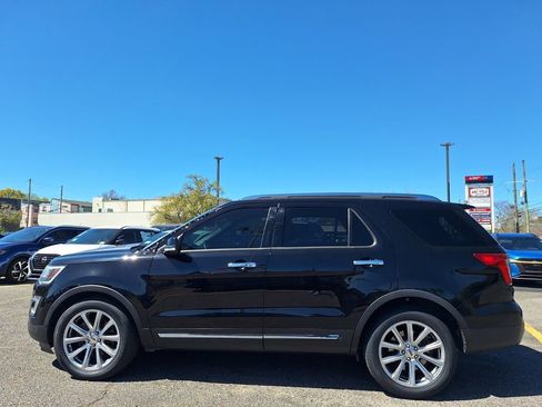 Used 2017 Ford Explorer Limited FWD image 9