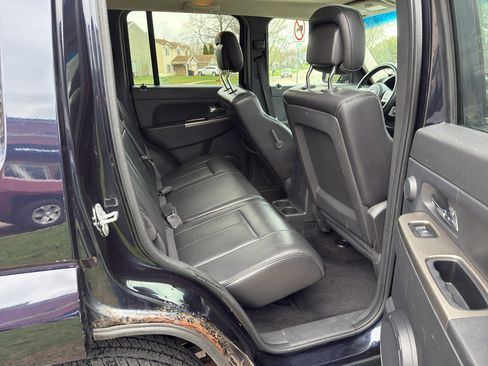 Used 2011 Jeep Liberty Limited Jet image 17