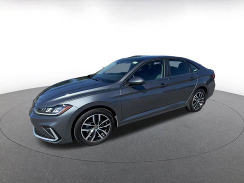 Used 2025 Volkswagen Jetta SE image 8