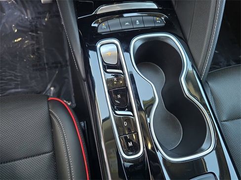 Certified 2022 Buick Envision Essence w/ Sport Touring Package image 22