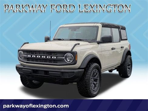New 2025 Ford Bronco 4-Door image 1