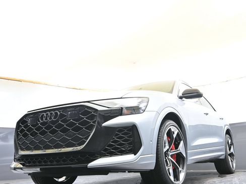 Used 2025 Audi RS Q8 performance w/ RS Design Package - Red AWD/4WD image 36