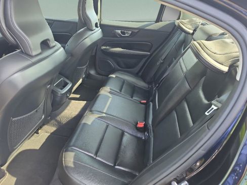 Used 2020 Volvo S60 T5 Momentum FWD image 24
