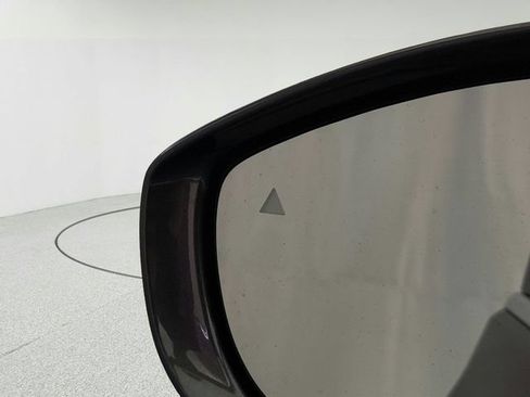 Used 2019 Chrysler Pacifica Touring-L FWD image 11