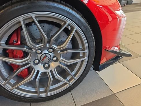 Used 2024 Chevrolet Corvette Z06 w/ Z07 Performance Package RWD image 10