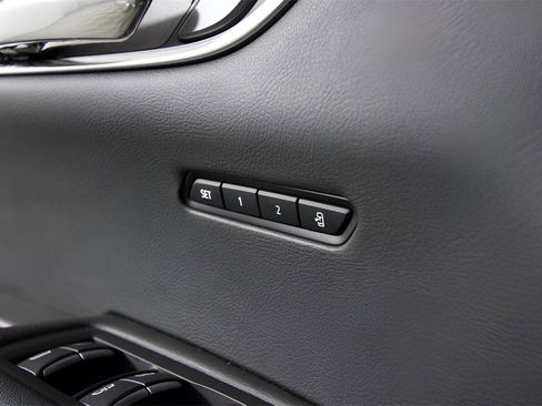 Used 2023 Cadillac XT6 Luxury w/ LPO, Floor Liner Package image 17