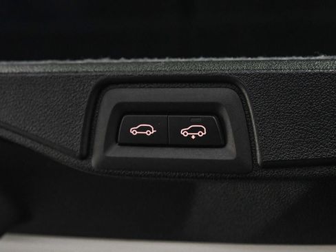 Used 2023 BMW X7 xDrive40i w/ Dynamic Handling Package image 11