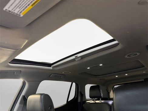 Used 2019 GMC Acadia SLT w/ LPO, Floor Liner Package image 23